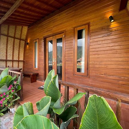 Volcano Cabins Kubupenlokan Luaran gambar